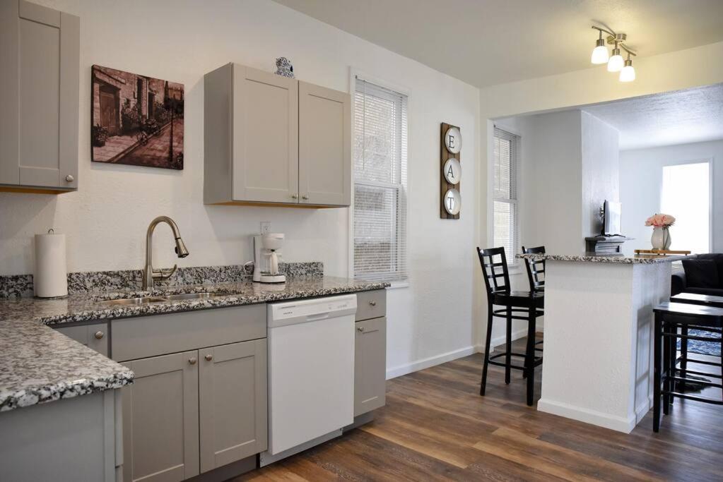 Hébergement de vacances Stunning Big Near Downtown North Shore & Pittsburgh
